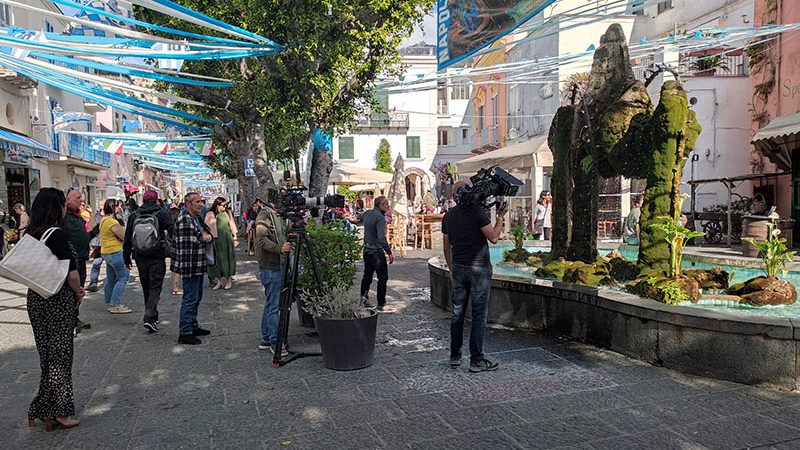 Ciak si gira. Forio protagonista di una puntata di “Un Posto al Sole”