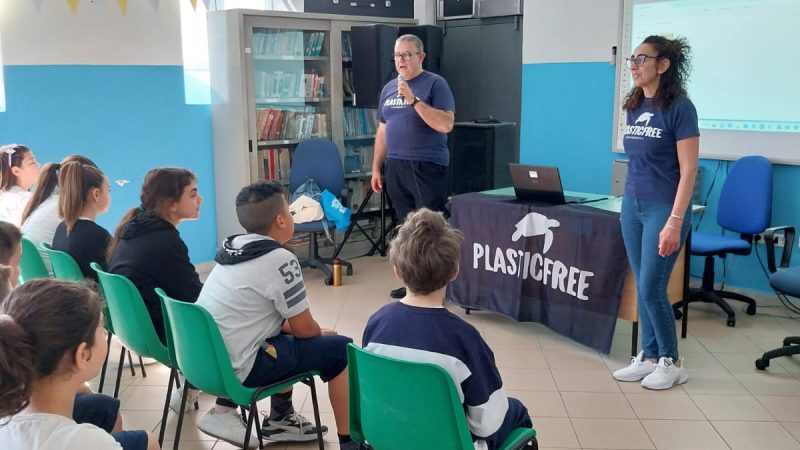 Plastic Free a lezione con i bambini del “Guglielmo Marconi” e Fondo Bosso di Ischia
