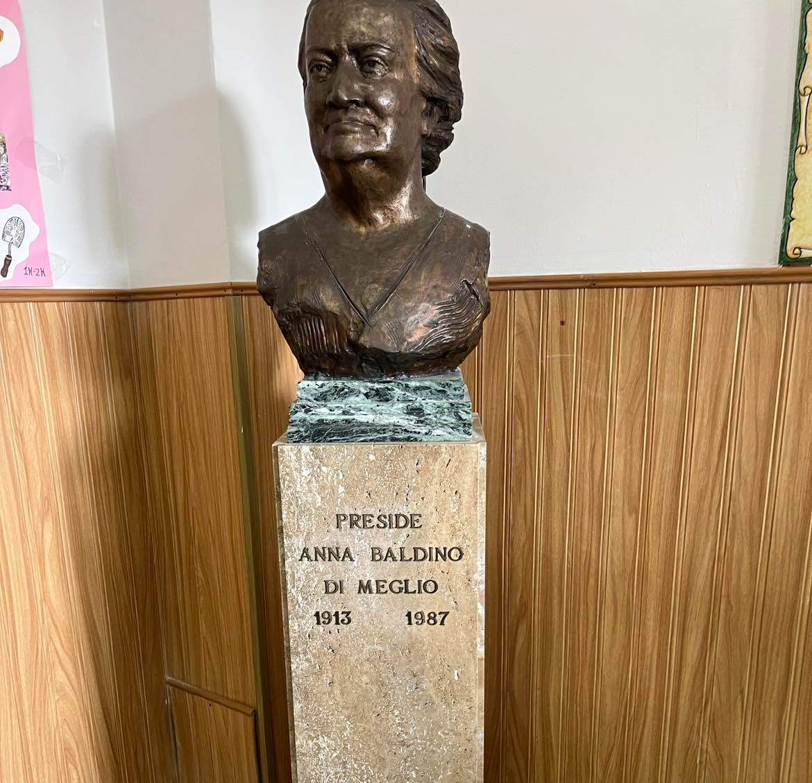 Inno alla memoria per la Preside Anna Baldino e per il Mons. Giovanni Scotti presso l’Istituto “Scotti” di Ischia