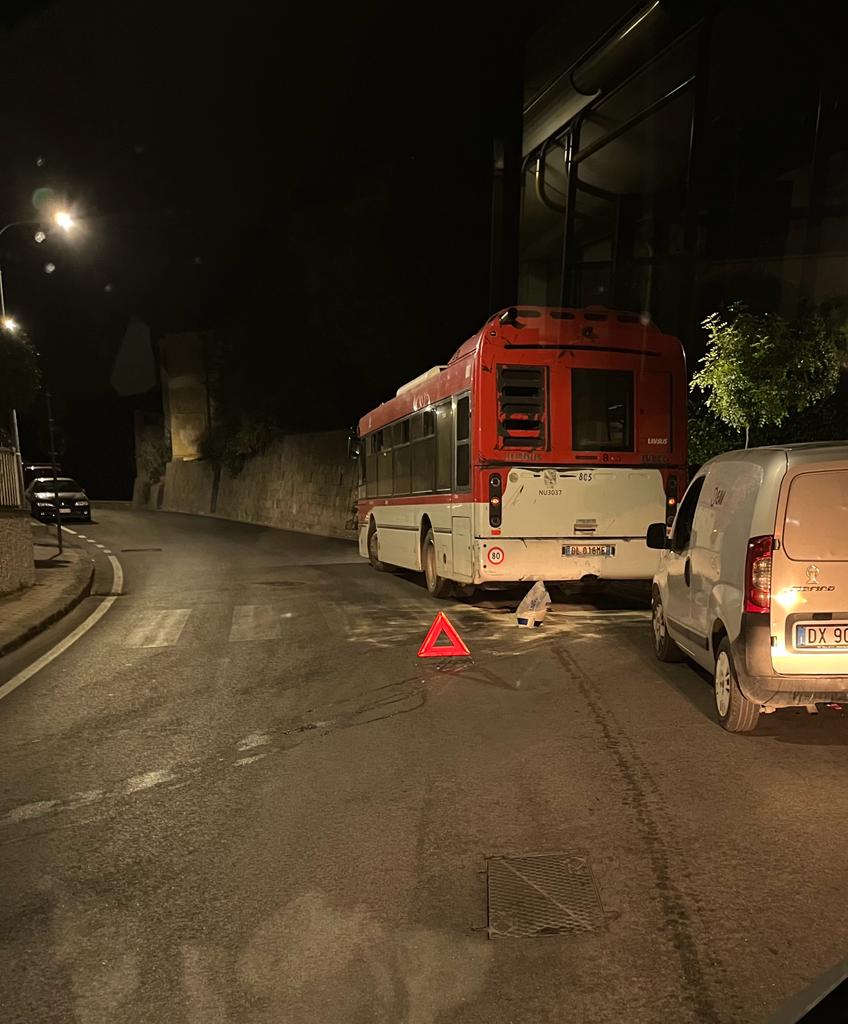 Continuano i guasti meccanici ai bus dell’Eav sull’isola