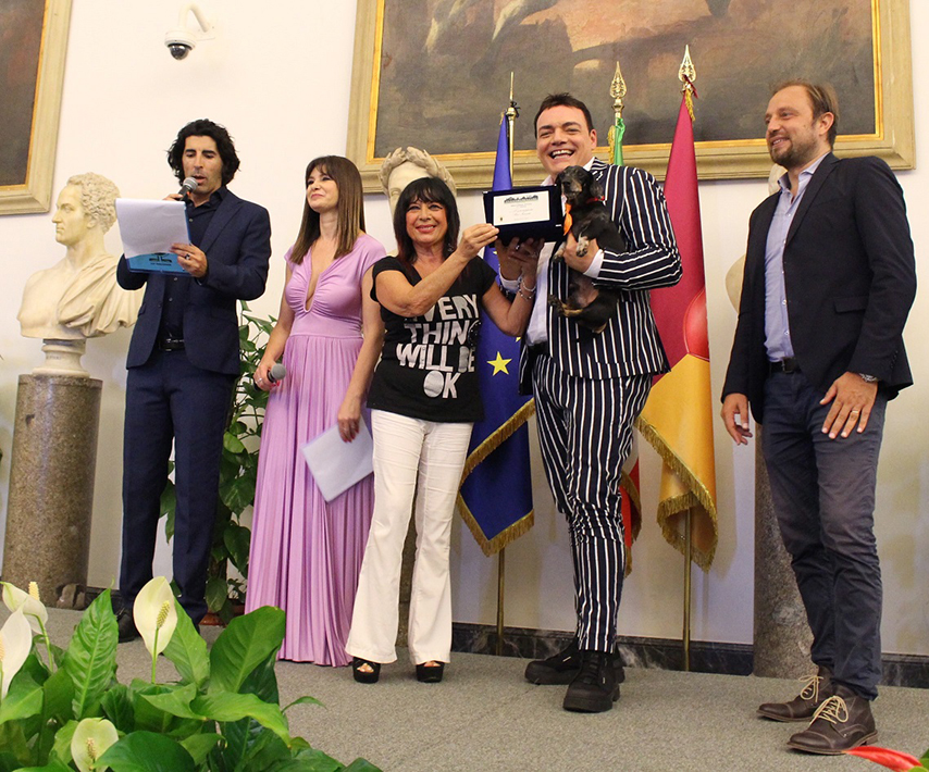 Il Microfono d’oro a “L’autostoppista” di Igor Righetti su Rai Isoradio, miglior programma radiofonico di infotainment