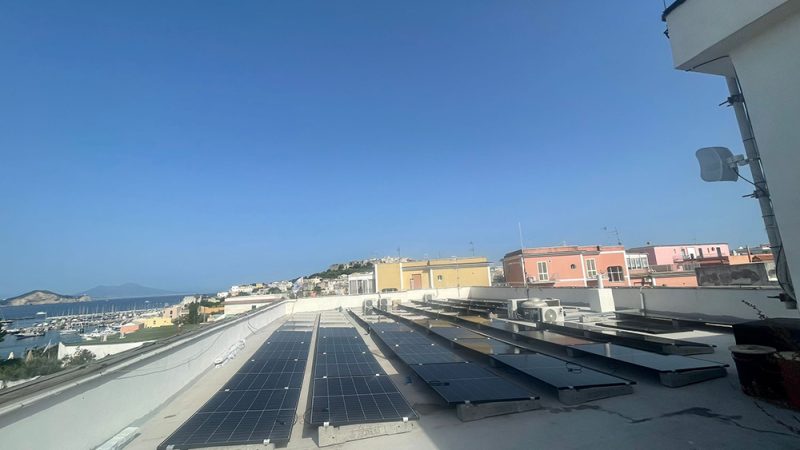 Procida: Installazione dell’impianto fotovoltaico al Comune per un’isola sempre più green