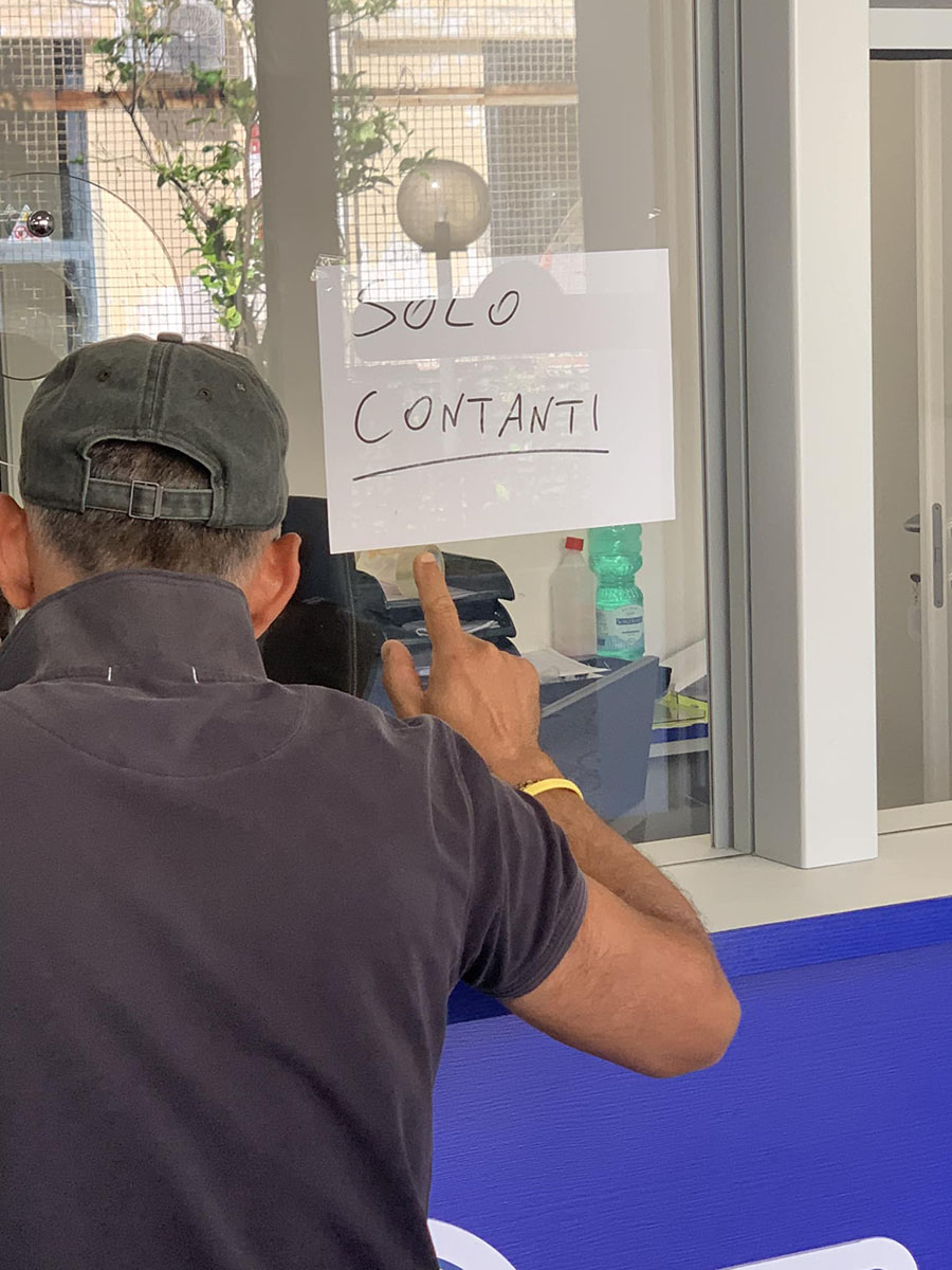 Solo contanti, la nuova frontiera del turismo ischitano