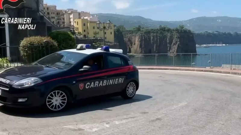 SORRENTO: COLLA PER DENTIERE NEL PANIERE DEI FURTI IN COSTIERA. TERZO ARRESTO IN DUE MESI DEI CARABINIERI