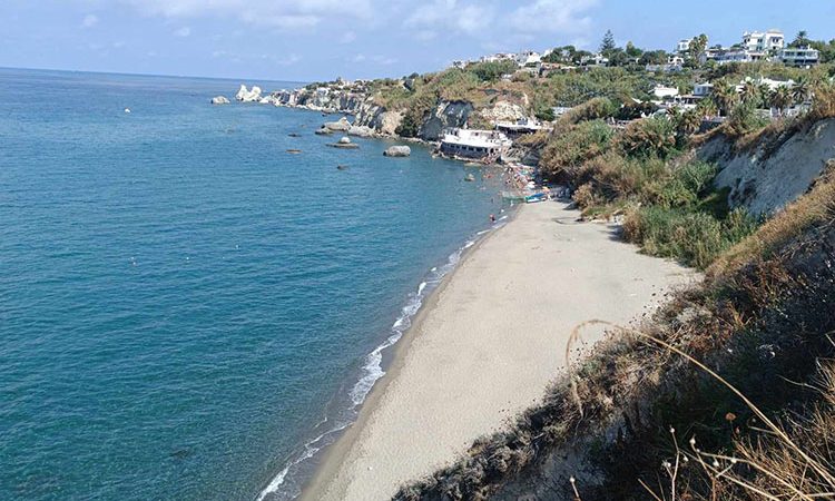 L’ONOREVOLE BORRELLI CONTRO GLI ABUSIVI DI CAVA DELL’ISOLA (video)