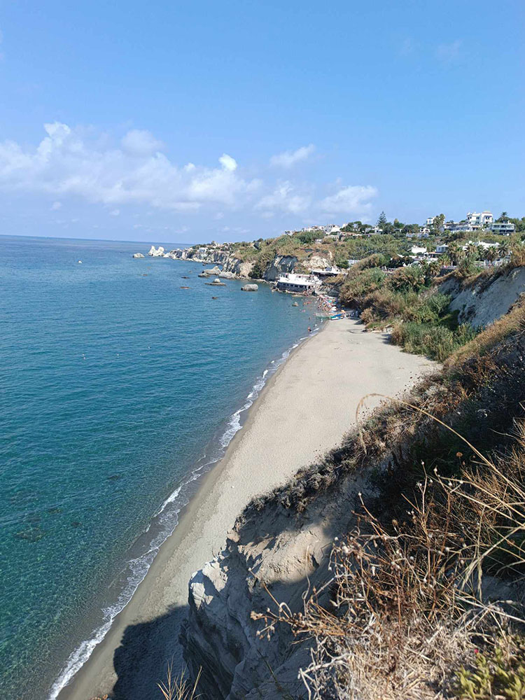 L’ONOREVOLE BORRELLI CONTRO GLI ABUSIVI DI CAVA DELL’ISOLA (video)