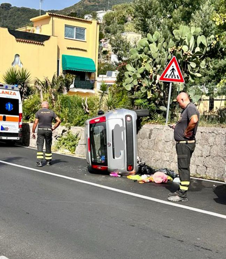 PANDA SI RIBALTA A PIEDIMONTE, NESSUN FERITO MA TANTA PAURA