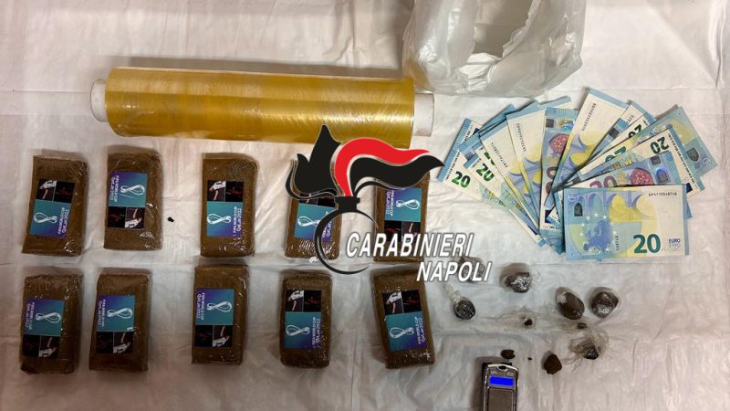 1 CHILO DI HASHISH IN CAMERA DA LETTO, CARABINIERI ARRESTANO 18ENNE INCENSURATO