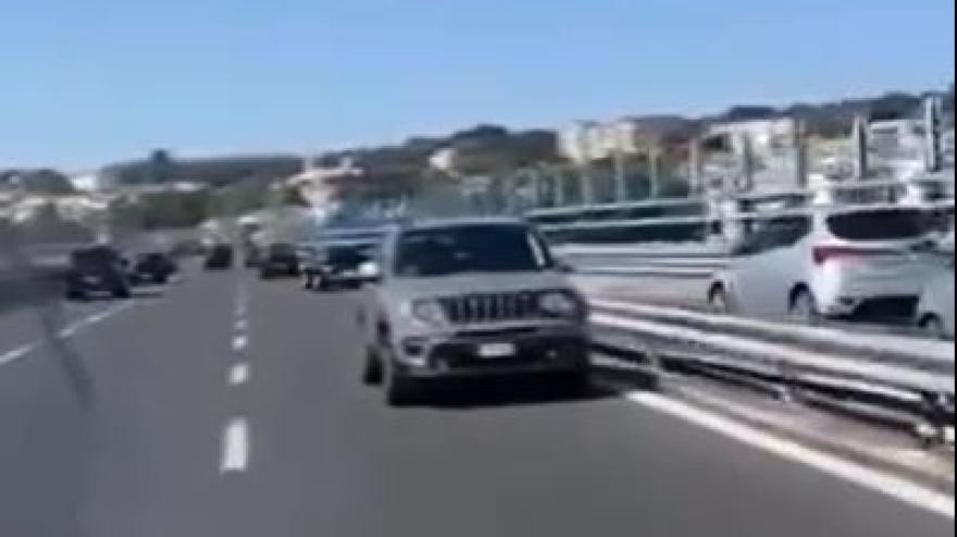 È UN CITTADINO GEORGIANO IL CONDUCENTE DELLA JEEP CHE CIRCOLAVA IN RETROMARCIA SULLA TANGENZIALE. SANZIONATO DALLA POLIZIA