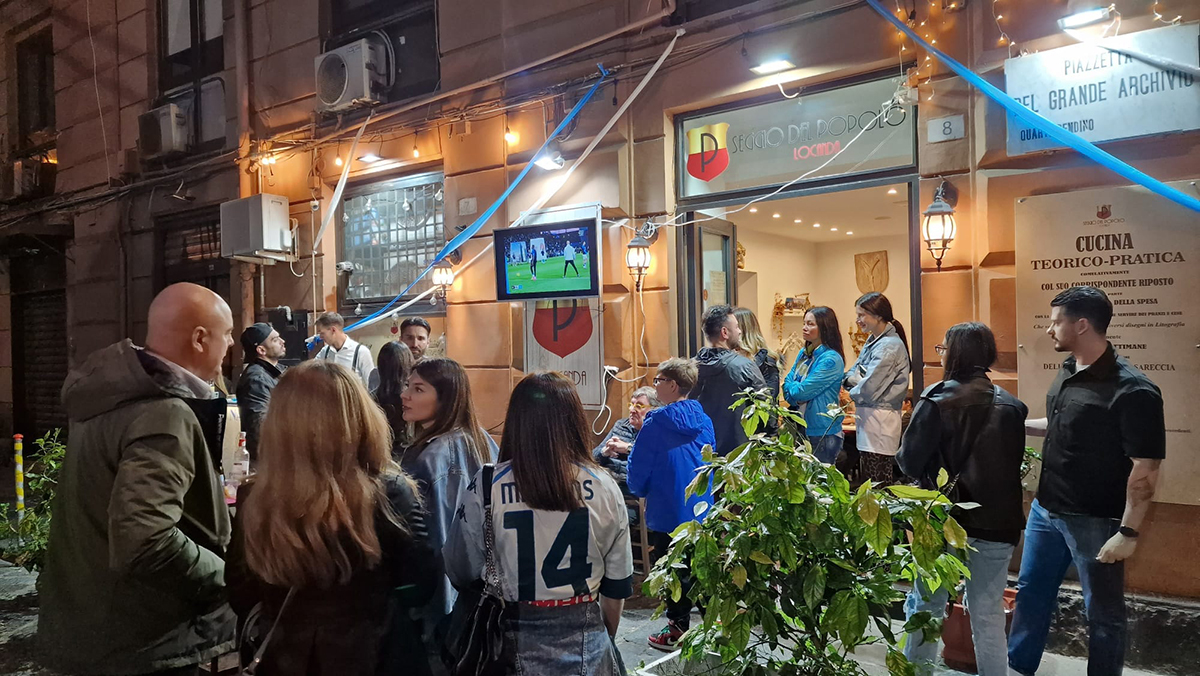 NAPOLI, TURISMO SOLD OUT FINO A FEBBRAIO. E SULLE ISOLE? SI CHIUDE