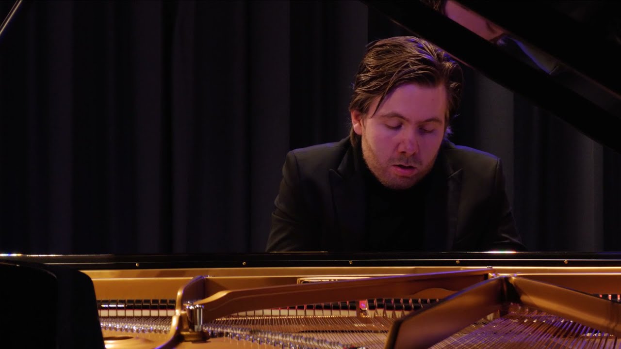 INCONTRI MUSICALI AI GIARDINI LA MORTELLA. MUSICA DA CAMERA CON THOMAS KELLY PIANOFORTE
