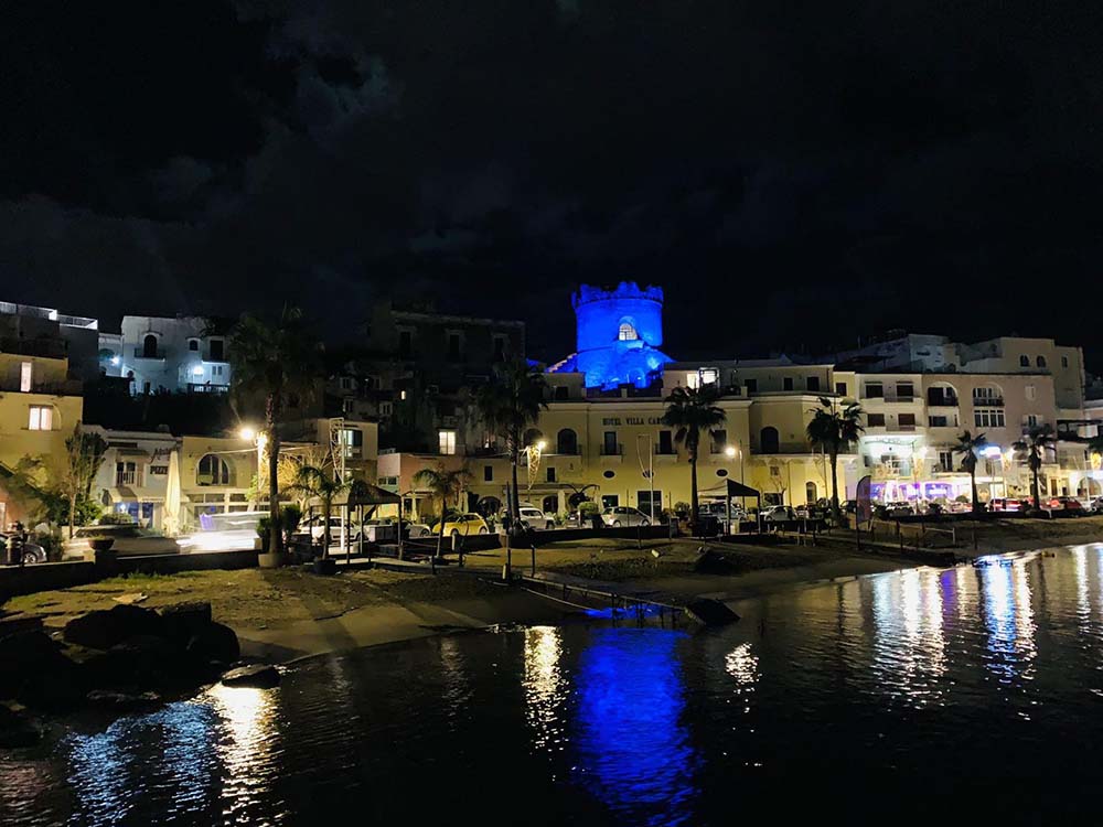 ISCHIA ADERISCE ALL’INIZIATIVA GO BLUE PROPOSTA DA UNICEF ITALIA E ANCI
