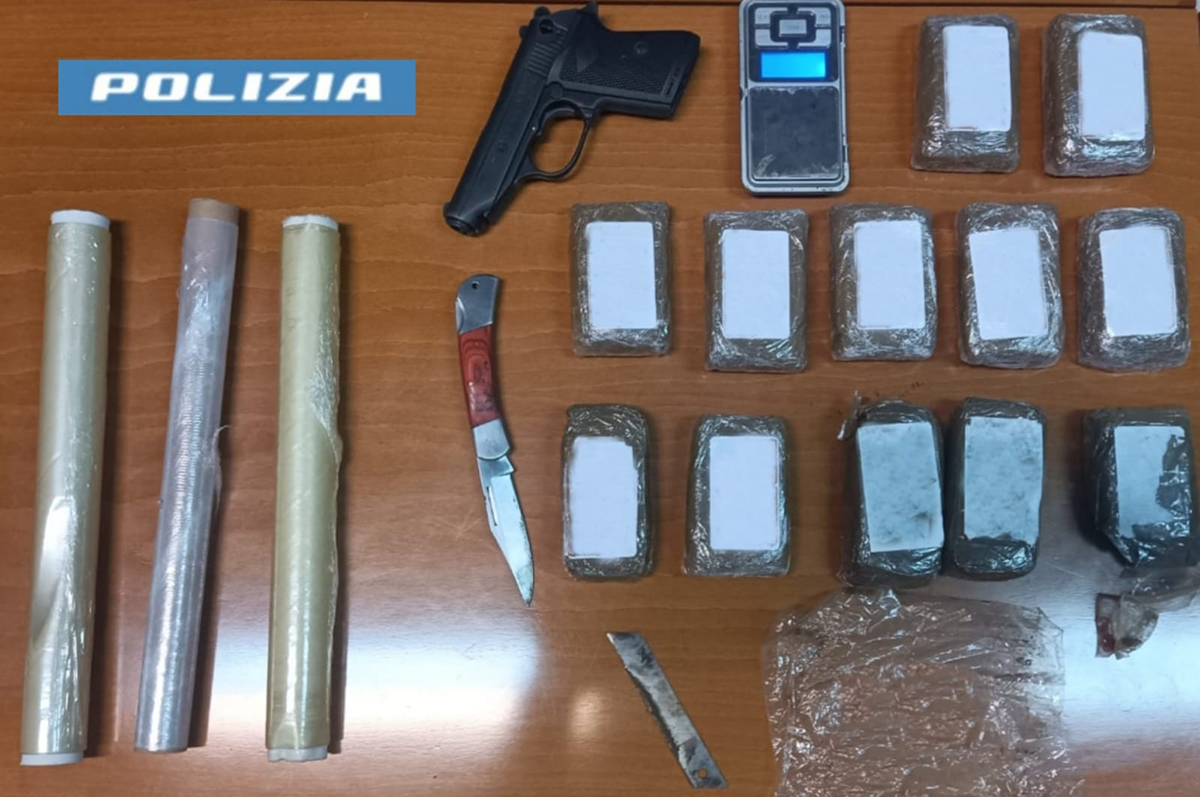 LACCO AMENO, LA POLIZIA DI STATO ARRESTA 24ENNE IN POSSESSO DI 1KG DI HASHISH IN CASA