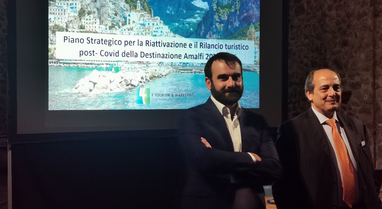 EJARQUE TRA MARE E MONTI (Amalfi, Ischia, Cortina)