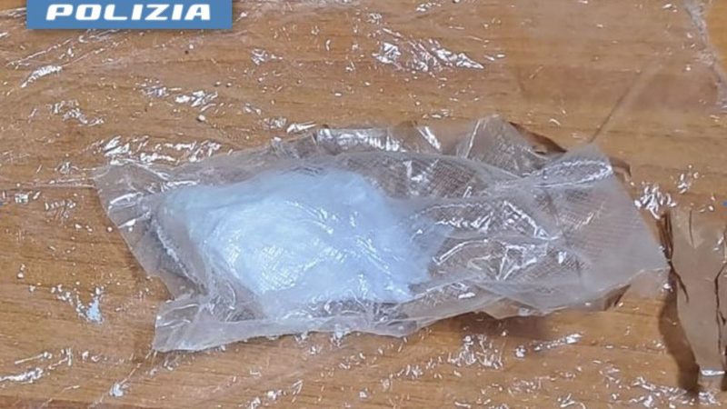 FORIO: TROVATO IN POSSESSO DI DROGA. LA POLIZIA DI STATO ARRESTA UN 43ENNE