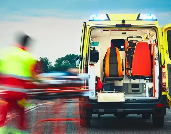 MALORE IMPROVVISO IN AUTO, TROVATO SENZA VITA IL CONDUCENTE