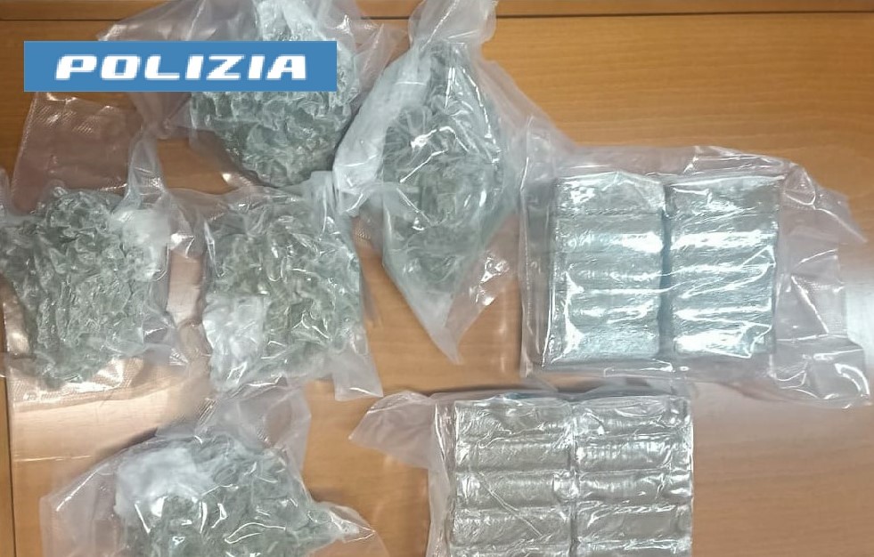 ISCHIA: SORPRESO CON UN CARICO DI DROGA. LA POLIZIA DI STATO TRAE IN ARRESTO UN 70ENNE NAPOLETANO