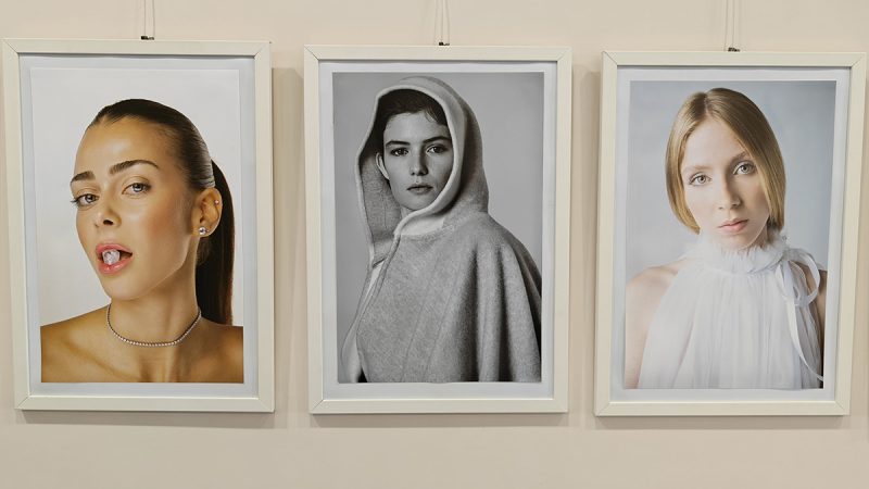 SIMONE DE SANCTIS E LA VERTIGINE DELL’INFINITO FEMMININO