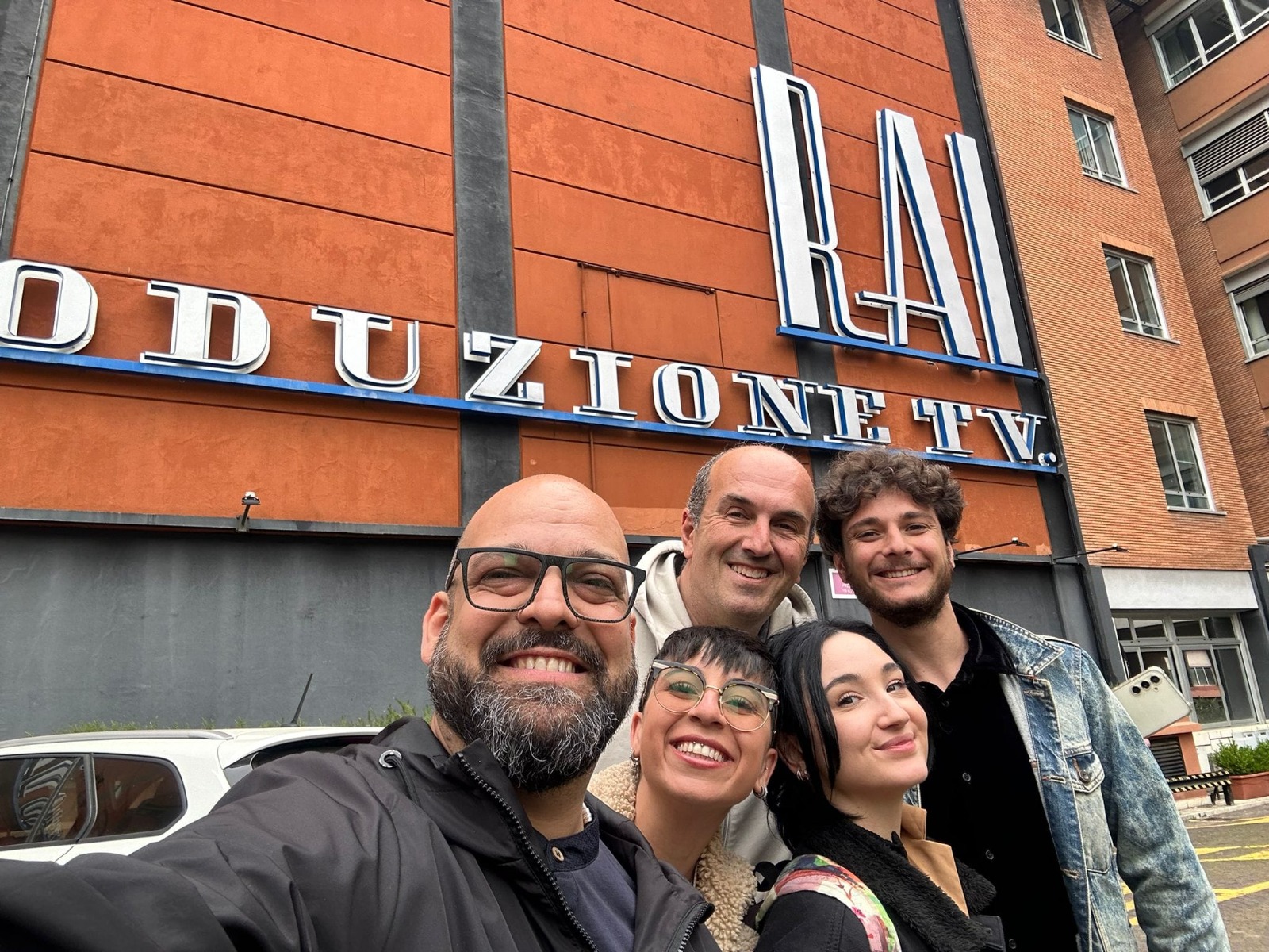 ISCHITANI IN TV VENERDÌ 3 MAGGIO SU RAI 2 ALLE 08.00, DANCING PIANO E FIORENTINO A “E VIVA IL VIDEOBOX”