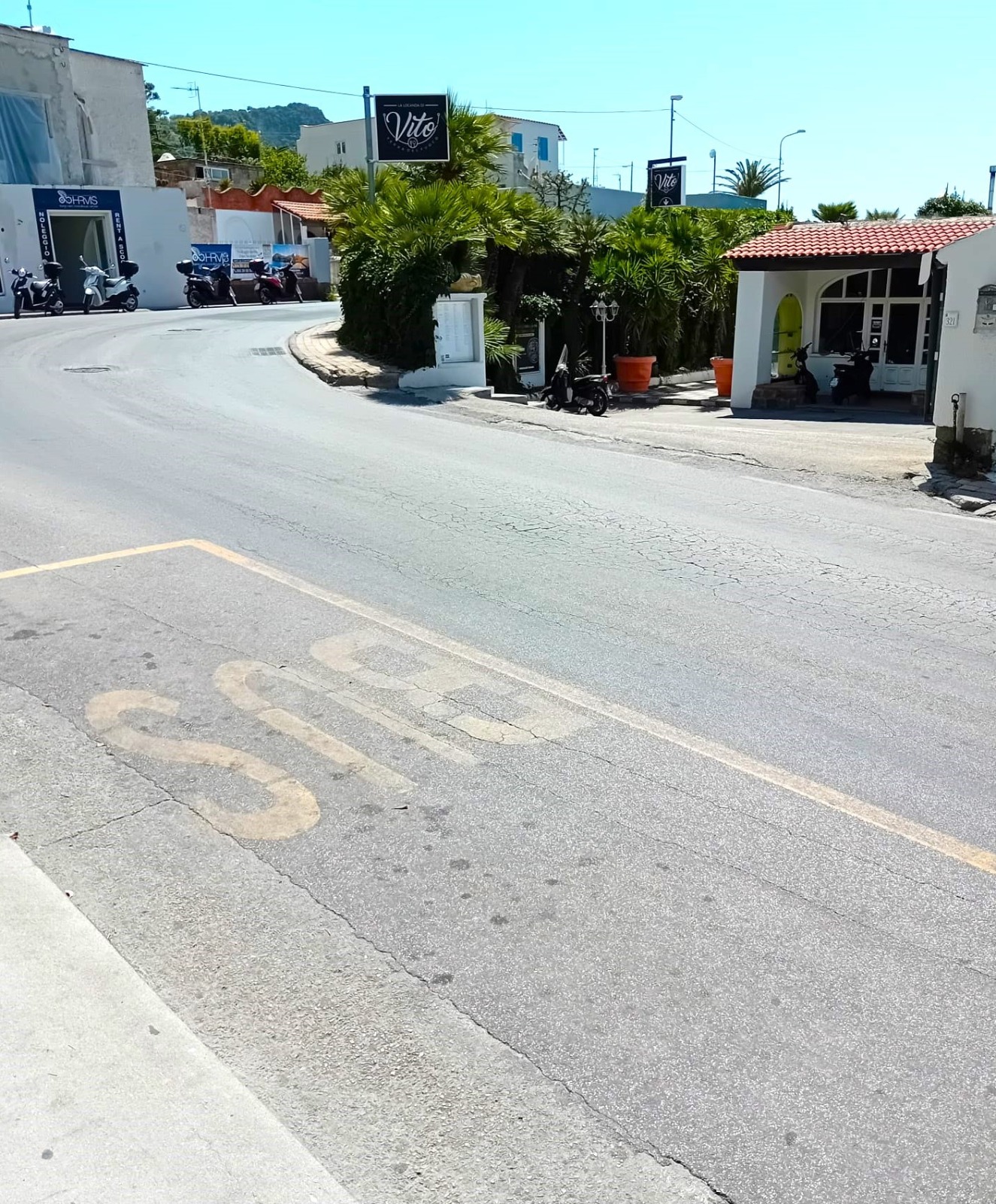 VERGOGNA EAV BUS: AL CUOTTO IL PULLMAN PER FORIO PASSA DOPO UN’ORA