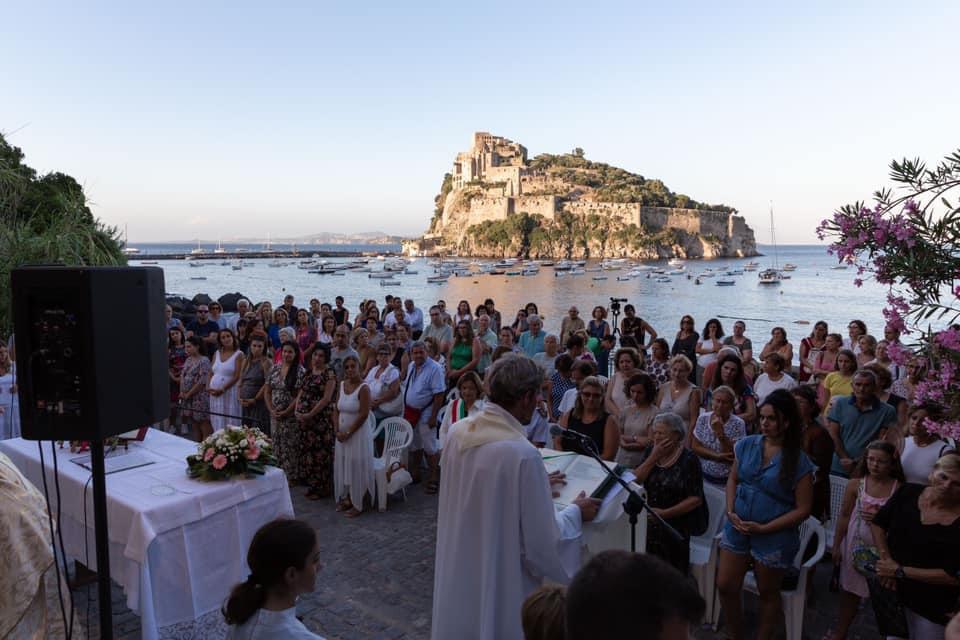 ISCHIA, FESTA DI SANT’ANNA: GIOVEDÌ 25 SI RINNOVA L’ANTICO RITO DELLA PROCESSIONE E S. MESSA DELLE PARTORIENTI
