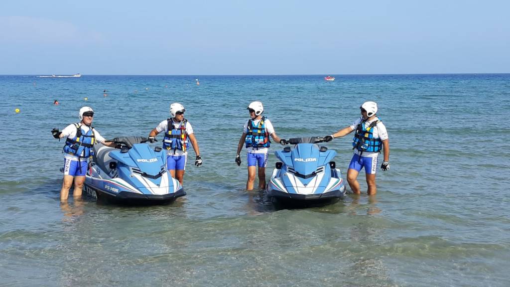 FERRAGOSTO: CONTROLLI DELLA POLIZIA DI STATO A NAPOLI, SORRENTO, ISCHIA E CAPRI