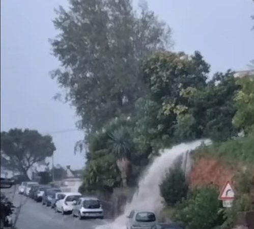“CASCATA” DI VIA CRETAIO, L’EVI RICOSTRUISCE LA PLUVIALE COLLASSATA
