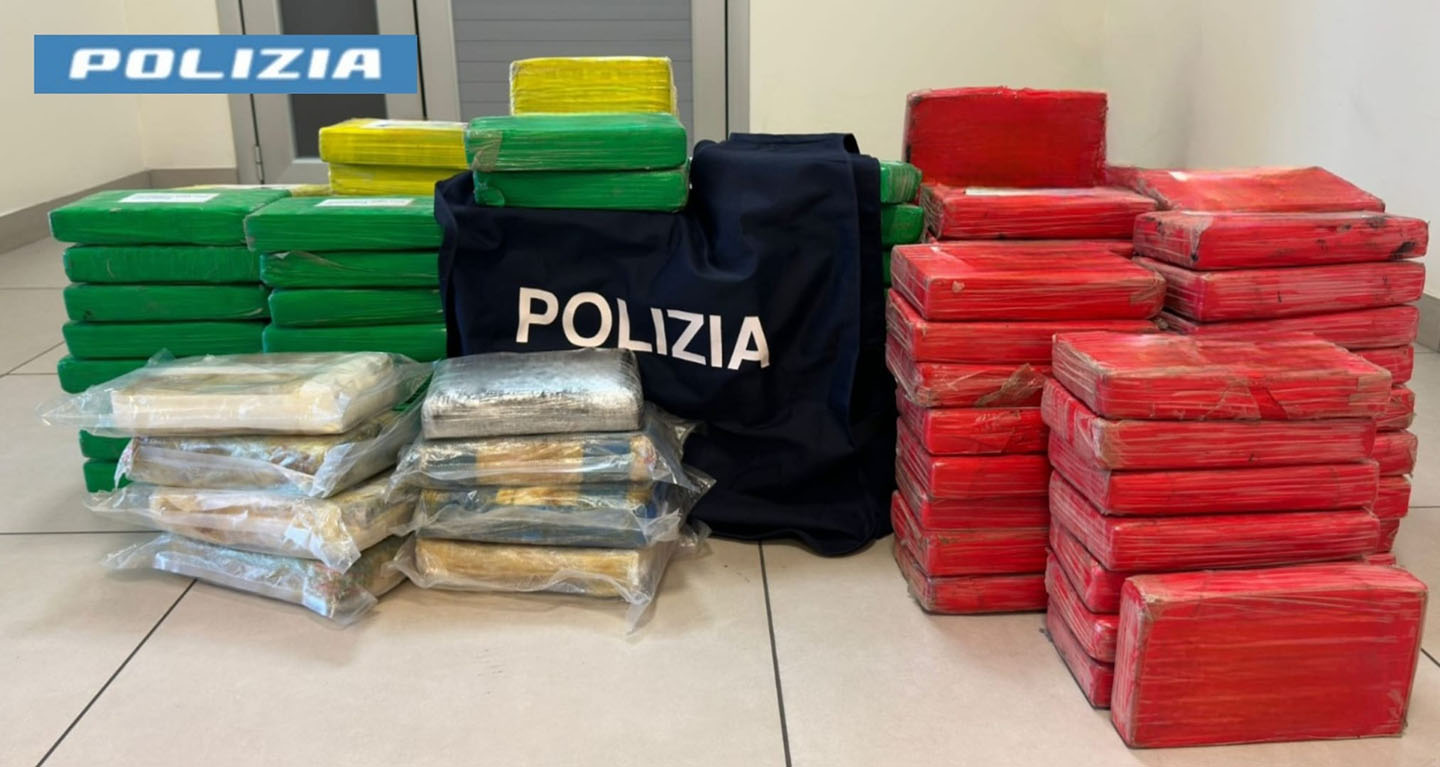 NELL’AREA PORTUALE DI NAPOLI SEQUESTRATI 188 CHILI DI COCAINA AD OPERA DELLA QUESTURA E AGENZIA DELLE DOGANE