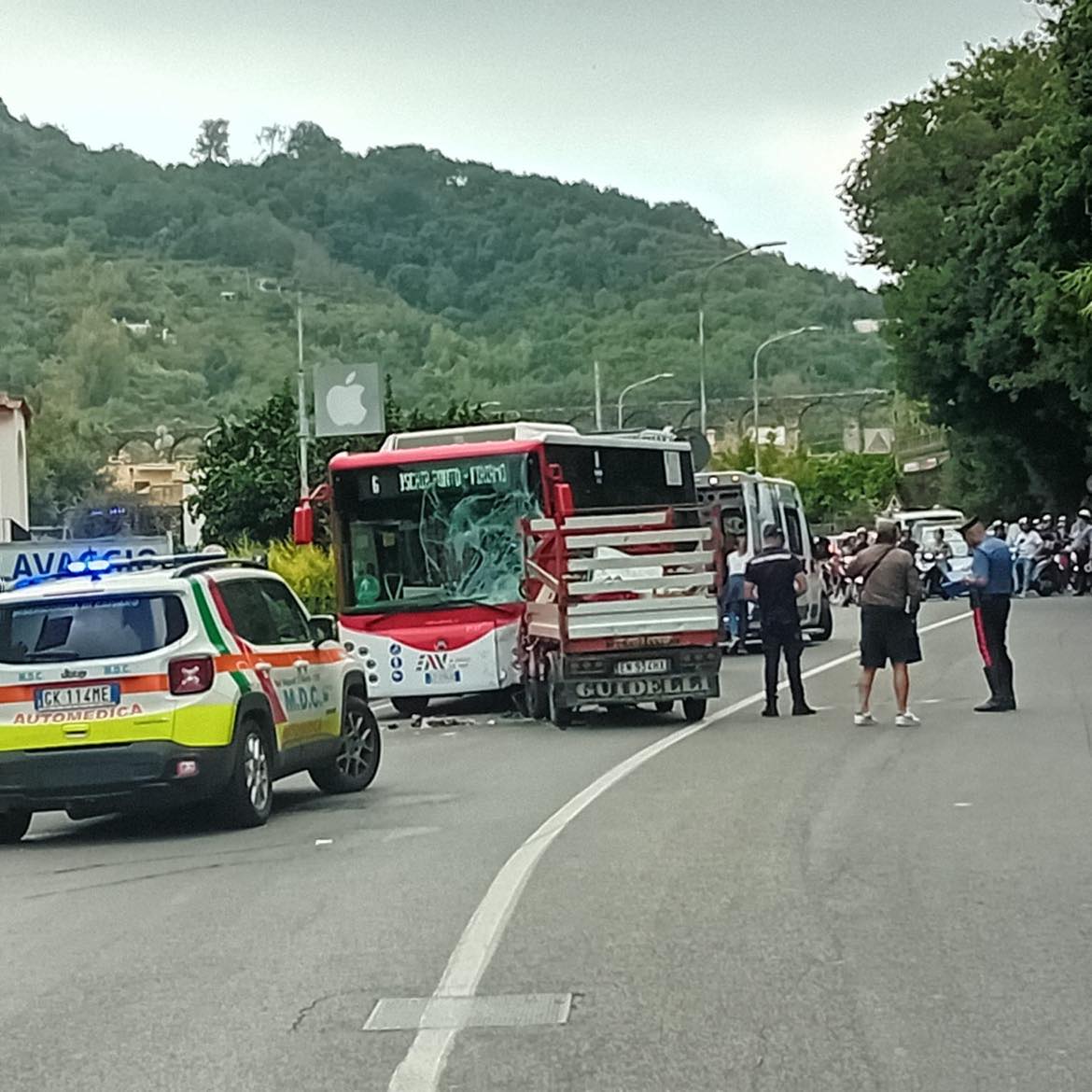 INCIDENTE PILASTRI, È MORTO AL CARDARELLI L’AUTISTA DEL FURGONE