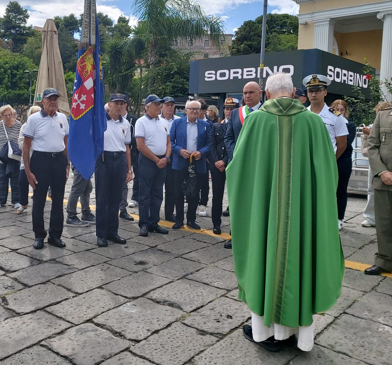 AMNI È UNA ASSOCIAZIONE APOLITICA E MIRA A TENERE VIVO IL CULTO DELLA PATRIA E IL SENSO DELL’ONORE