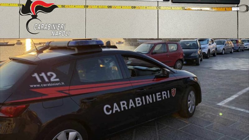 ISCHIA E PROCIDA: CARABINIERI SETACCIANO LE STRADE TRA 15ENNI GRECI E UNA KATANA