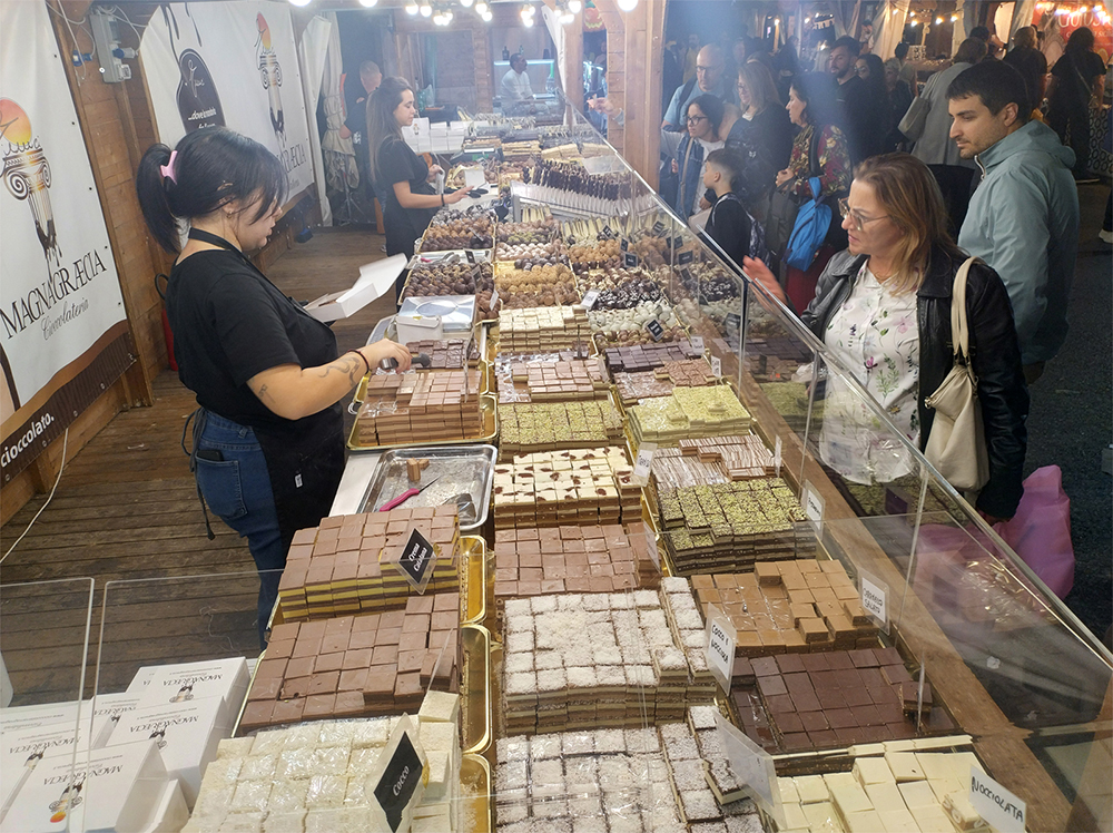 CHOCOLAND LA TERRA DEI GOLOSI, ENTUSIASMO E GRANDE AFFLUENZA ALL’EDIZIONE VOMERESE