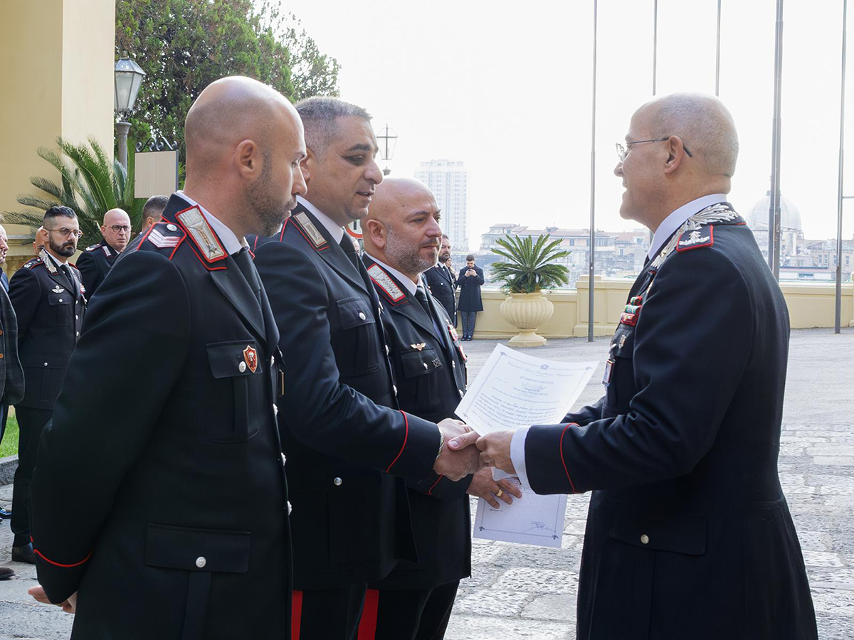 57 CARABINIERI PREMIATI A NAPOLI. ENCOMI CONSEGNATI DAL GENERALE LA GALA, COMANDANTE DELLA LEGIONE CAMPANIA