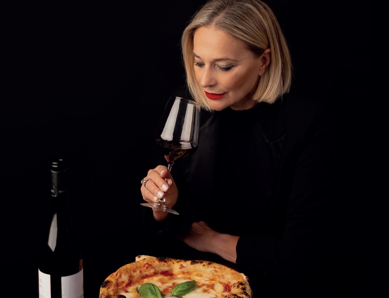 PRESENTAZIONE “CALICI & SPICCHI” DI ANTONELLA AMODIO AL VEGA RESTAURANT