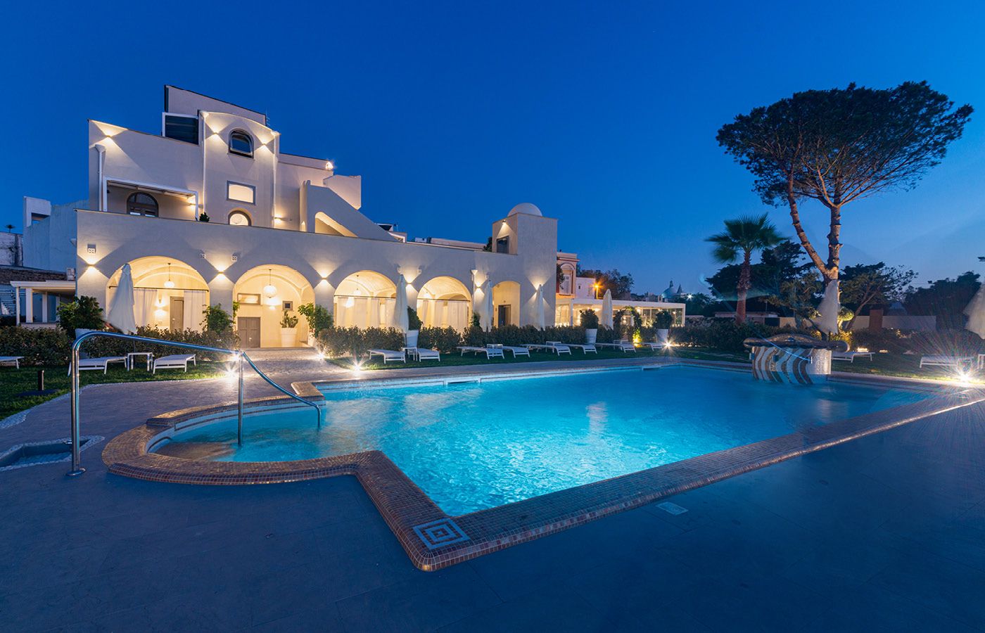 L’HOTEL INSULA BOUTIQUE OSPITERÀ IL BRANDED PODCAST “E’ POI C’È SIMONE IODICE”