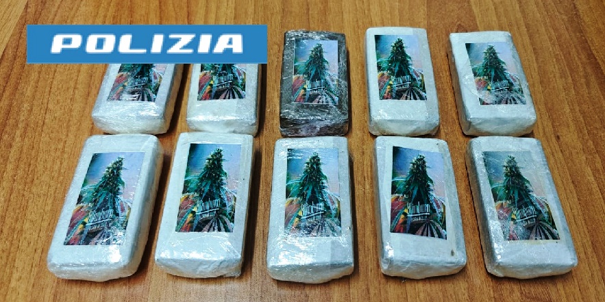 FORIO: SORPRESA CON OLTRE UN CHILLOGRAMMO DI DROGA. LA POLIZIA DI STATO TRAE IN ARRESTO UNA 26ENNE