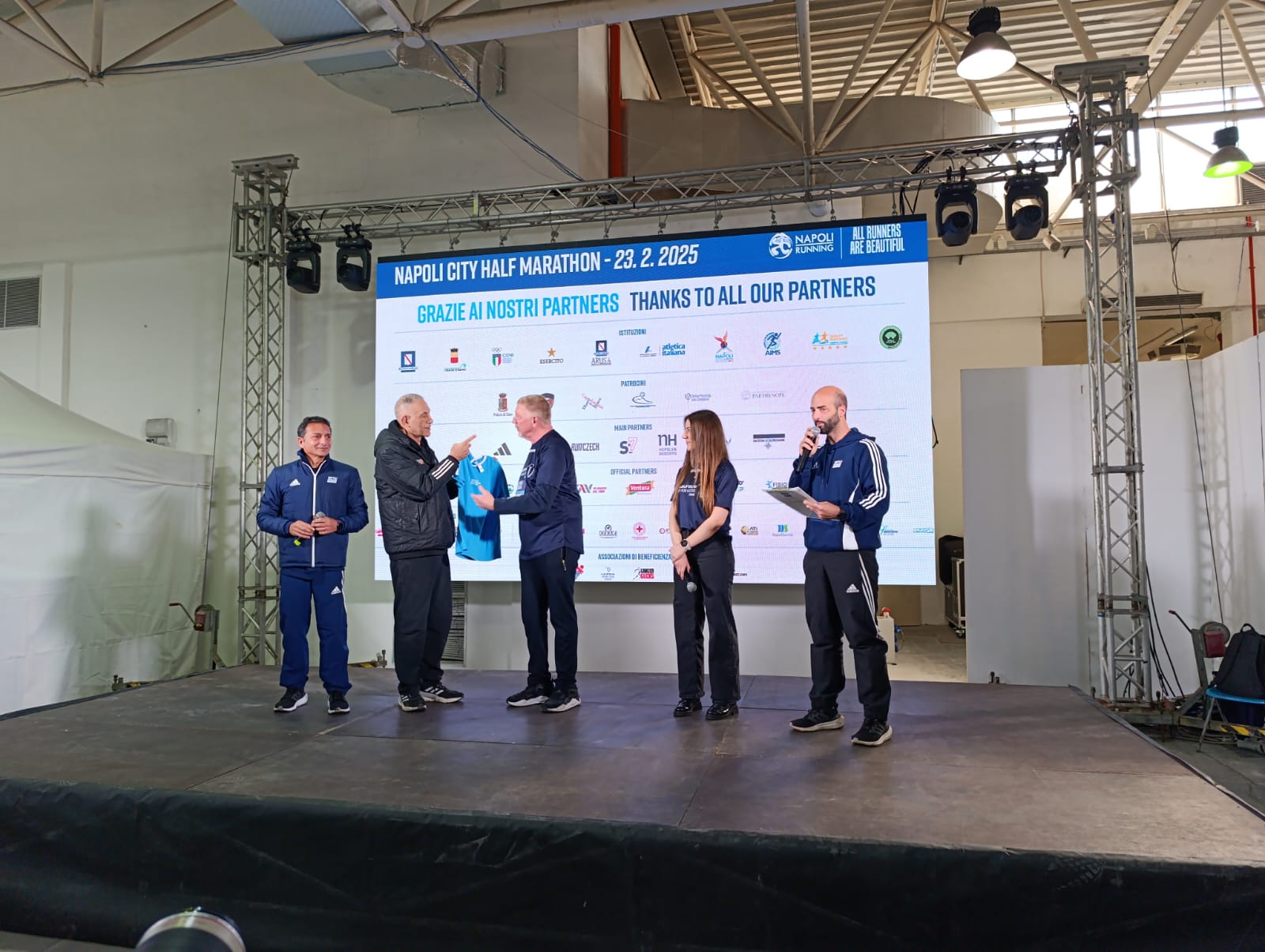 DOMANI LA “HALF MARATHON” E STAFFETTA “CHARITY PROGRAM” A NAPOLI (video)