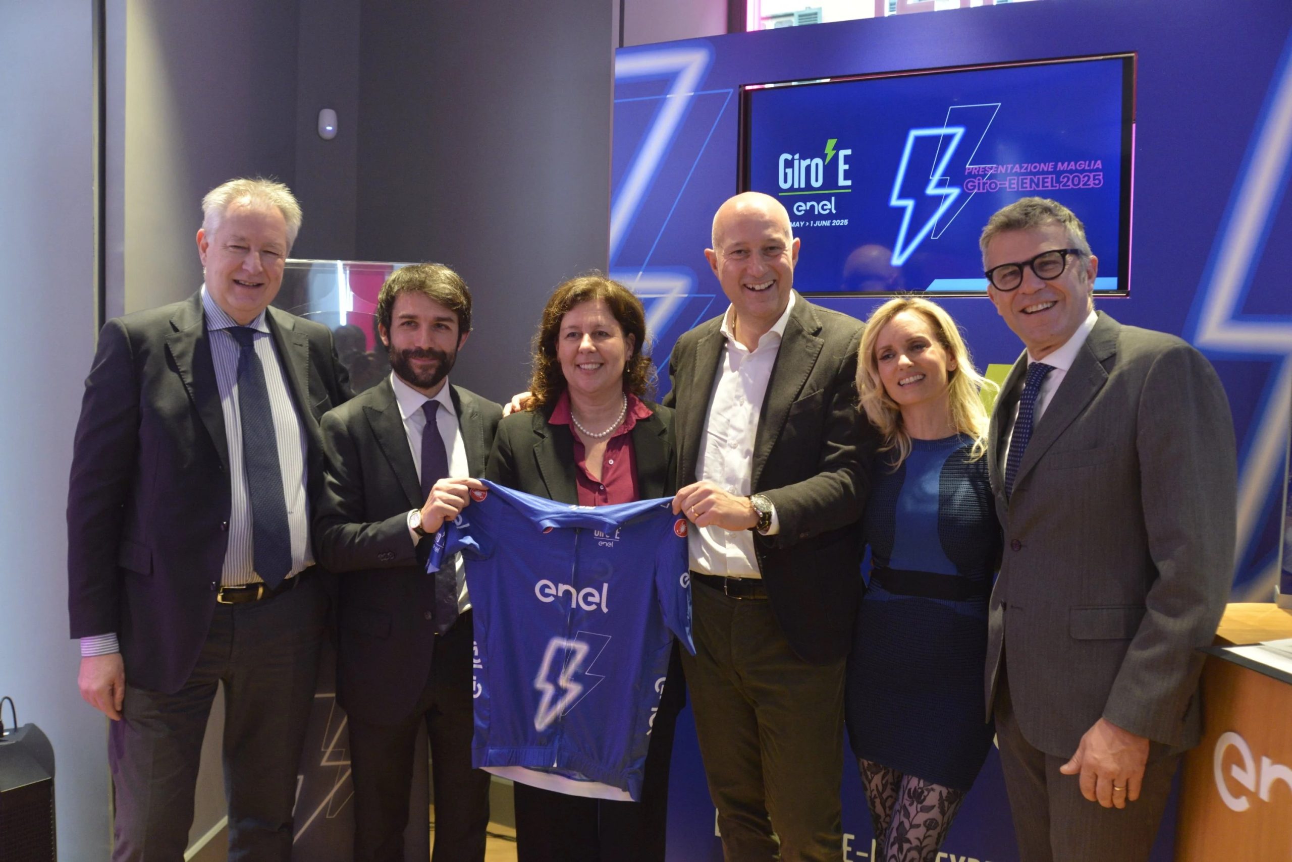 SVELATA A ROMA LA MAGLIA  LEADER DELLA CLASSIFICA GENERALE DEL PROSSIMO GIRO-E-ENEL