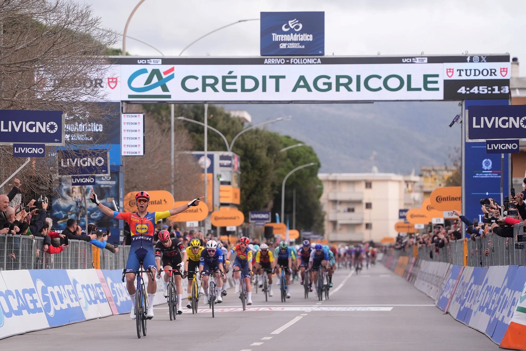 JONATHAN MILAN VINCE LA SECONDA TAPPA DELLA TIRRENO ADRIATICO