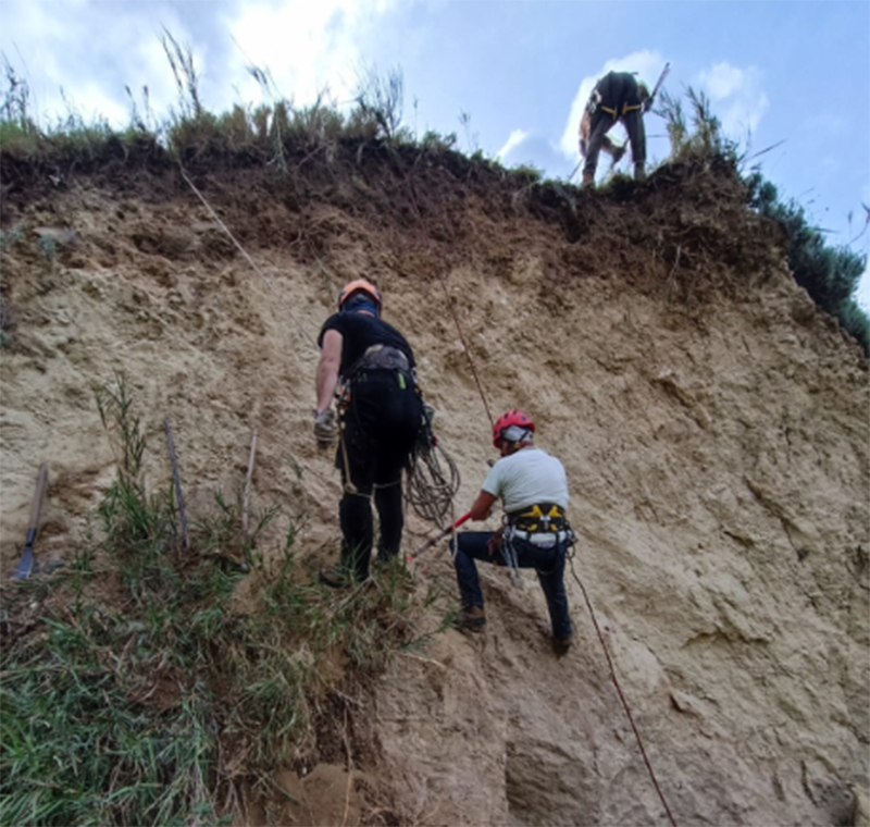 FRANA A CAVA RUFFANO, IN CORSO LAVORI NON STOP PER RIPRISTINARE LA DISTRIBUZIONE IDRICA