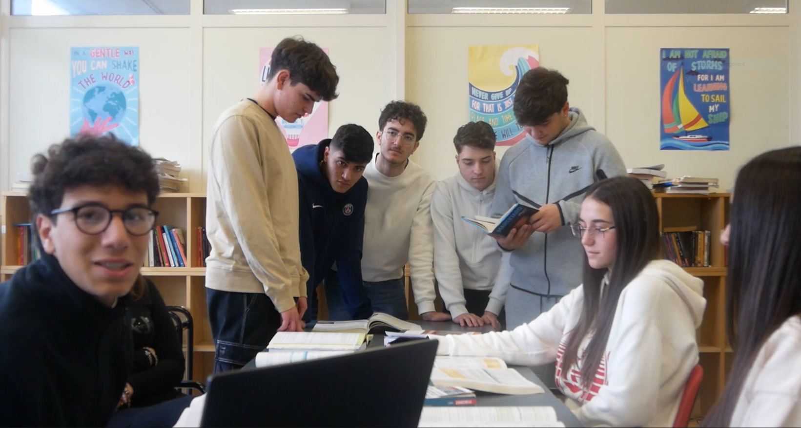 TG “SGUARDI METROPOLITANI”, è on line la seconda puntata curata dagli studenti dell’ITI Ferraris di Scampia e del liceo Cartesio di Villaricca
