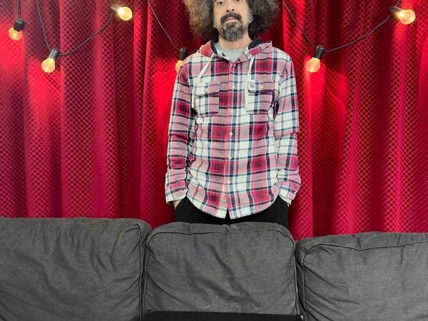 CAPAREZZA  ANNUNCIA OGGI A SORPRESA IL LIVE 2026