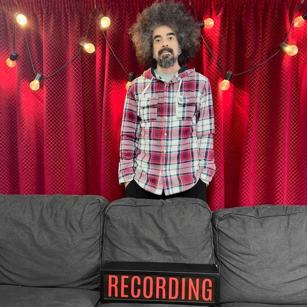 CAPAREZZA  ANNUNCIA OGGI A SORPRESA IL LIVE 2026