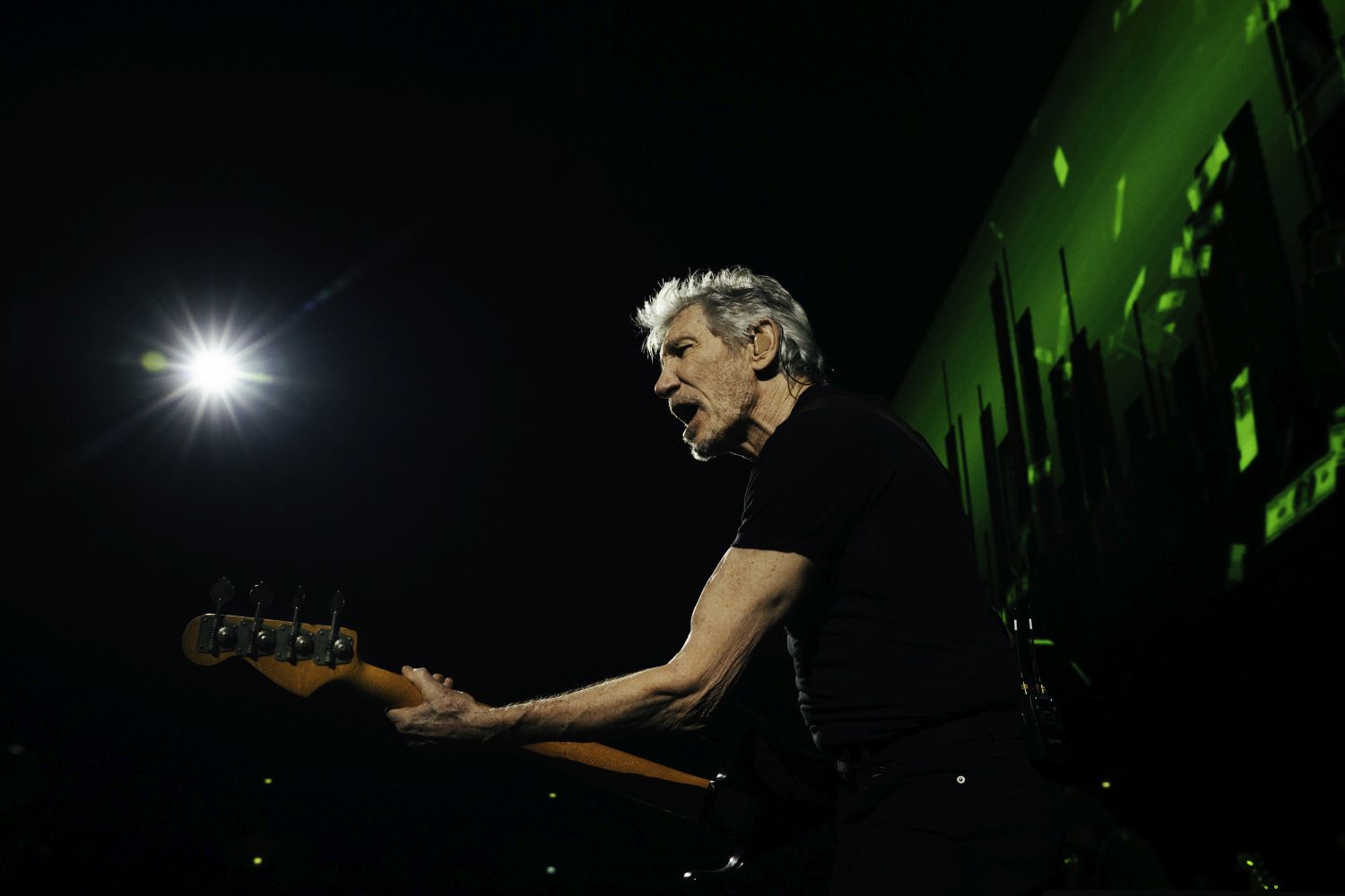 ROGER WATERS TORNA AL CINEMA E NEI NEGOZI DI DISCHI