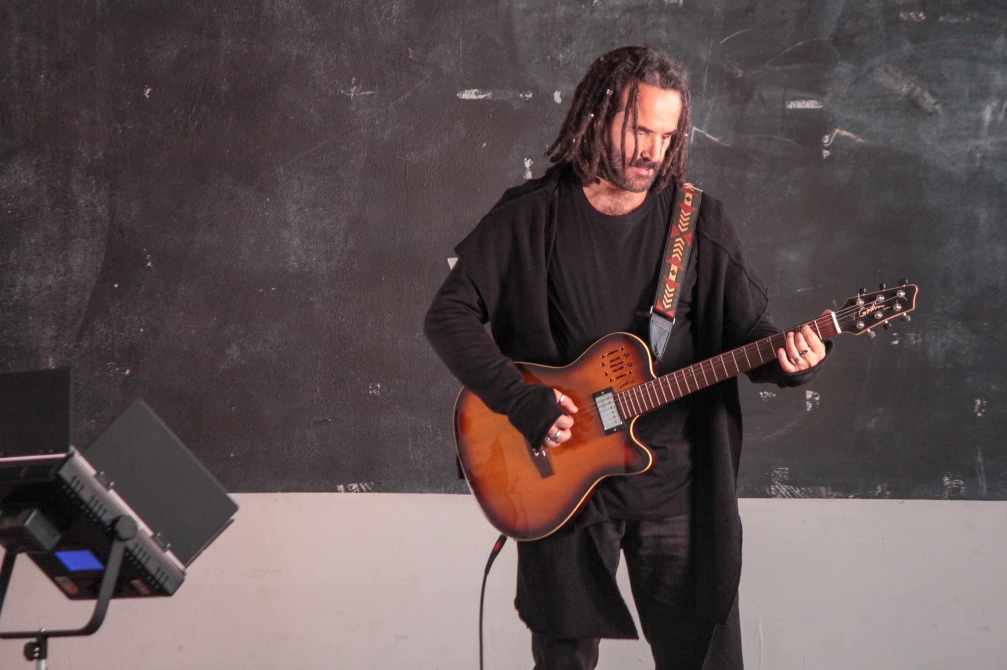 IL MUSICISTA E CANTAUTORE VALERIO PICCOLO CANDIDATO AI NASTRI D’ARGENTO, OSPITE DEL PREMIO MALAFEMMENA