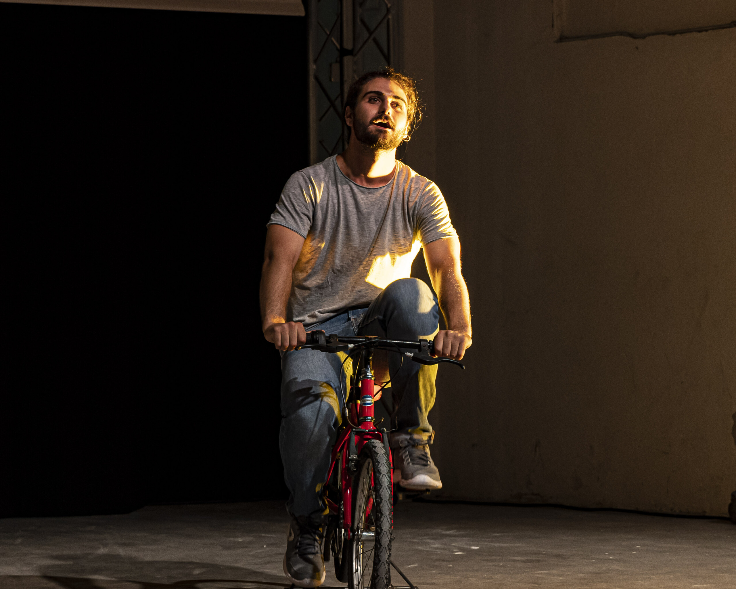 GIUSEPPE ZENO, ERIKA PAGAN E IL DISPERATO ERETICO SHOW NELLA QUINTA GIORNATA DEL CAMPANIA TEATRO FESTIVAL