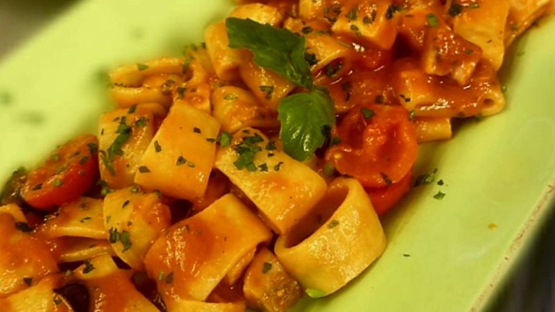 SEMPRE PIU’ COLORATA L’ESTATE DE “IL GROTTINO AZZURRO” DI POSITANO