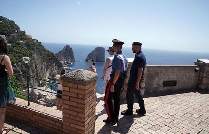 CAPRI. DROGA PER L’ISOLA DEI FARAGLIONI, SEQUESTRO DEI CARABINIERI