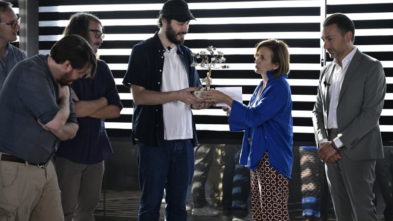 AI PINGUINI TATTICI NUCLEARI IL PREMIO ARTIS SUAVITAS