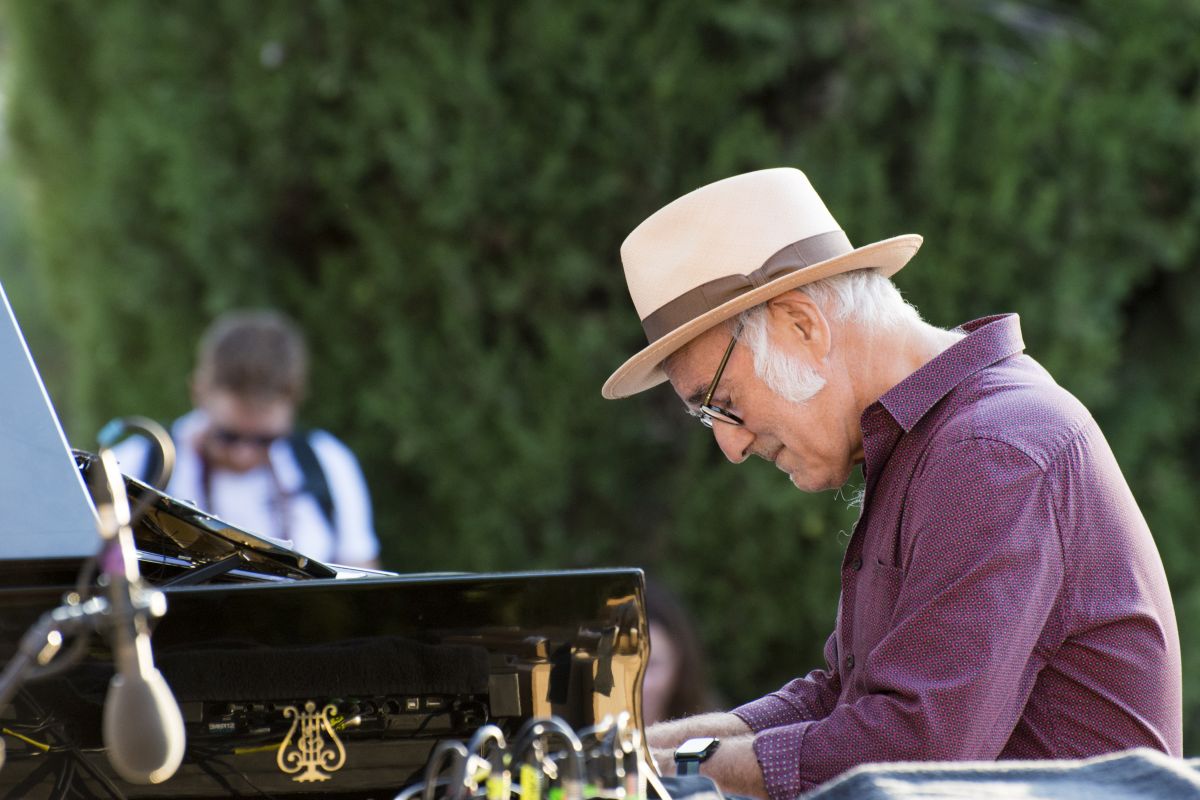 DAL 16 SETTEMBRE IN LIBRERIA E NEGLI STORE DIGITALI IL PRIMO LIBRO SU LUDOVICO EINAUDI LA MUSICA, LE ORIGINI, L’ENIGMA